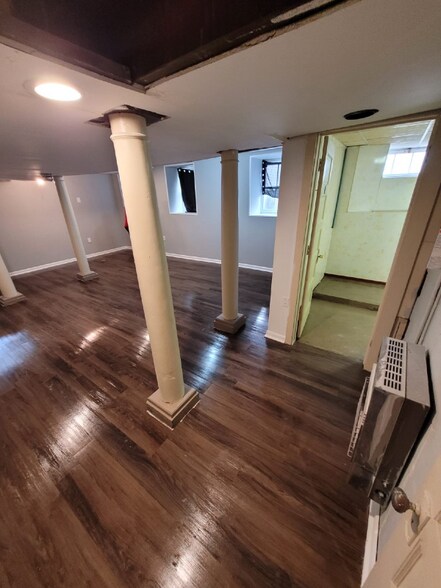 Building Photo - 2027 Prospect Ave