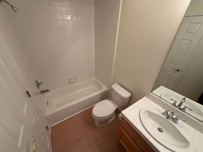 Building Photo - Dublin The Vineyards, 3 Bed 3 bath, Community Pool, Greenbelt, Close to 580 and BART