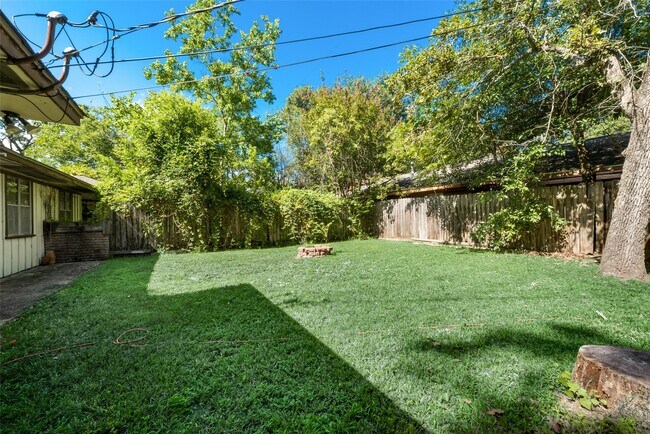 Building Photo - 1522 Baggett Ln