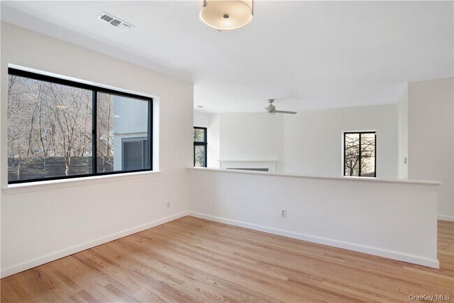 Building Photo - 361 N Greeley Ave