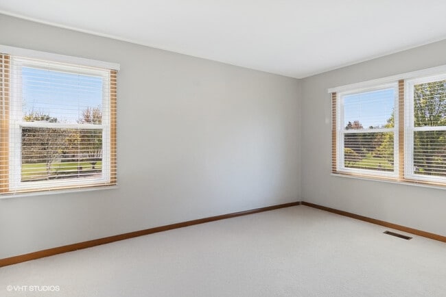 Building Photo - 970 Amberwood Cir
