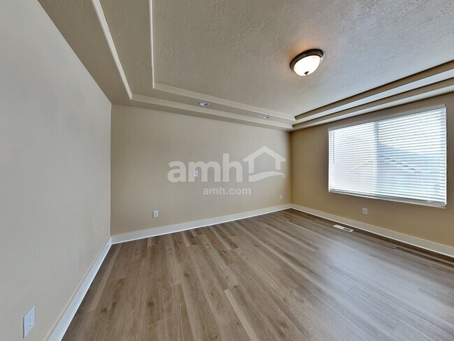 Building Photo - 5003 W Diamondback Dr