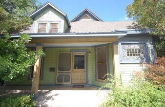 Building Photo - F07(A-B)