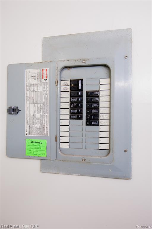 Building Photo - 14960 Alberta Ave