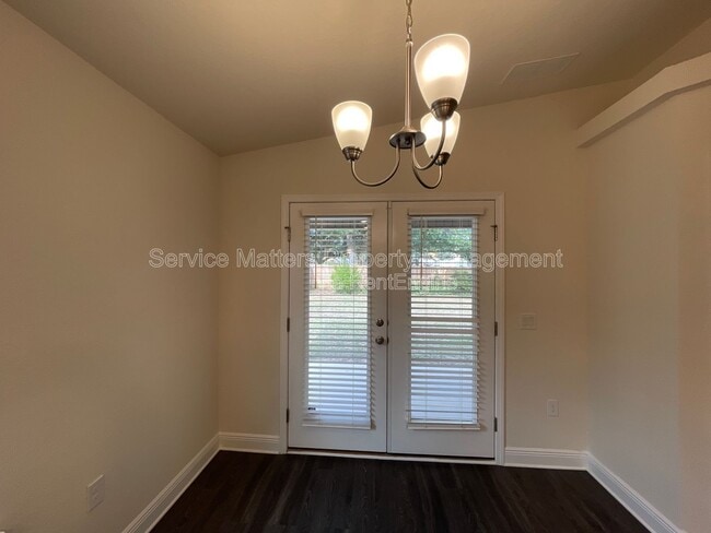 Building Photo - 5153 Peach Dr