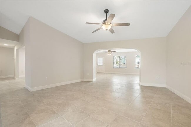 Building Photo - 5008 S Shore Dr