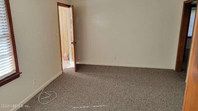 Building Photo - 4505 Clinton Ave