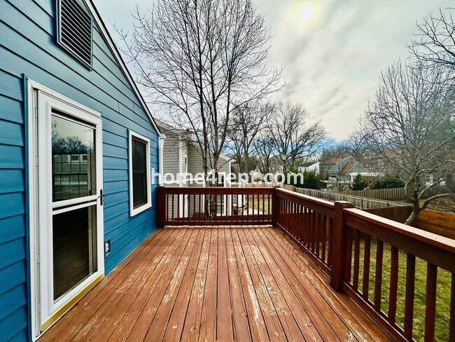 Building Photo - Charming, Prairie Village Home in a Quiet Neighborhood with Wood Floors and a Fenced Yard!