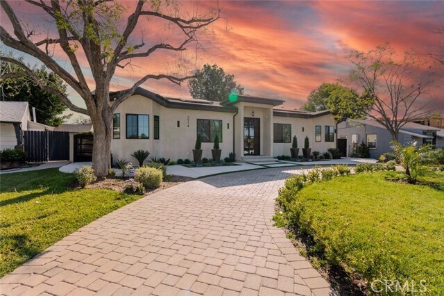 Building Photo - 7714 Lasaine Ave