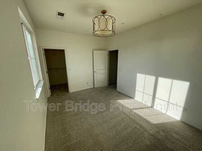 Building Photo - 5508 Copper Sunset Way