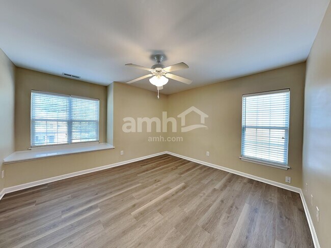 Building Photo - 516 Littleport Dr