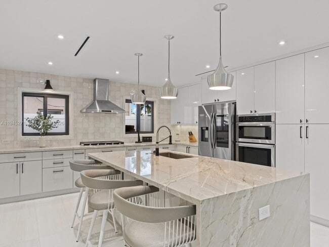 Building Photo - 511 SE 14th St