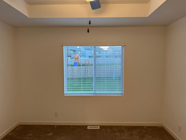 Building Photo - Modern Home With Open Layout For Rent In B...