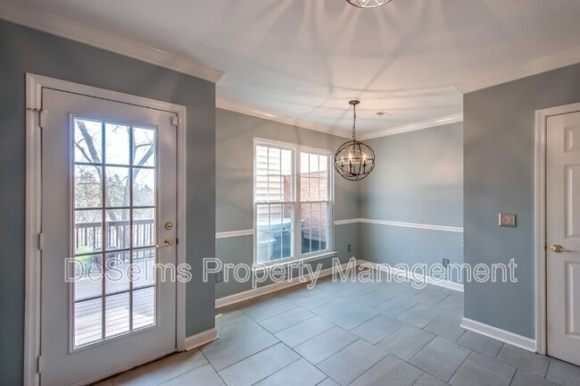 Building Photo - 1625 Brentwood Pointe