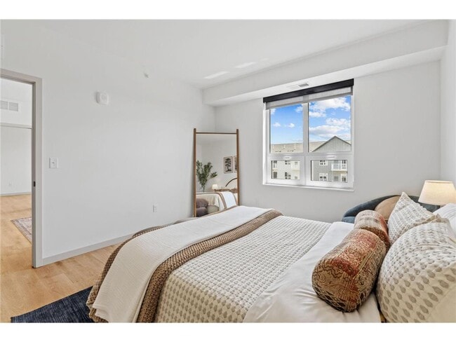 Building Photo - 21401 Dushane Pkwy