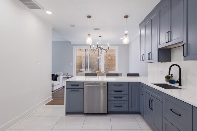 Building Photo - 1807 San Gabriel St