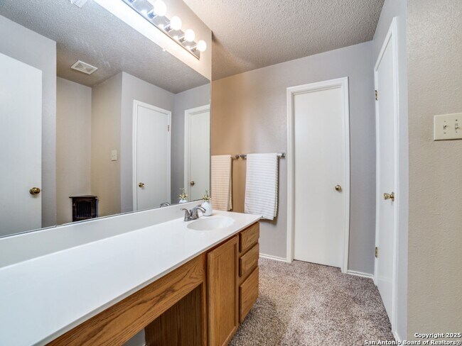 Building Photo - 3 Bedroom/2.5 Bath Northwest Crossing Subd...