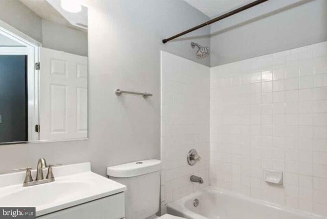 Building Photo - 16116 Edenwood Dr