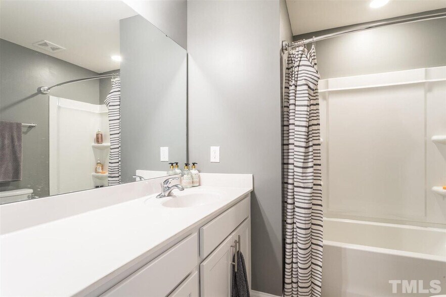 Building Photo - Room in Townhome on Princess Lita Way