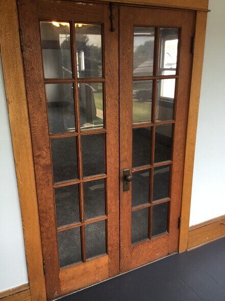 Building Photo - 918 W 32nd St