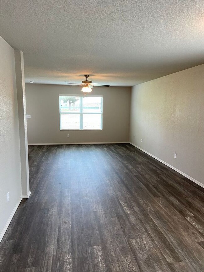 Building Photo - BRAND NEW Three Bedroom | Two Bath Home Lo...