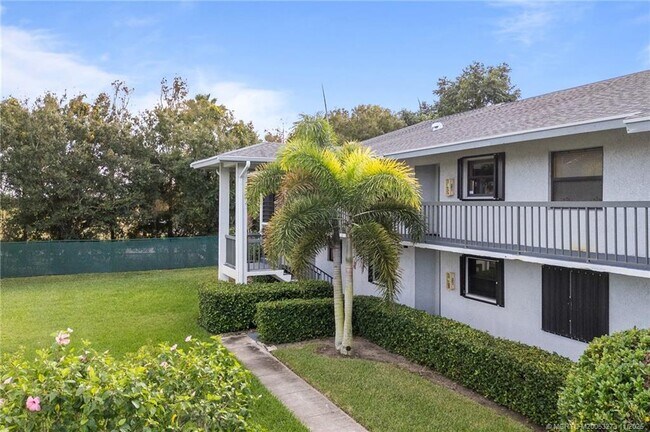 Building Photo - 1210 SE Parkview Pl