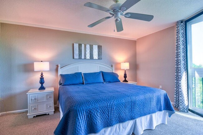 Building Photo - 900 Cove Cay Dr