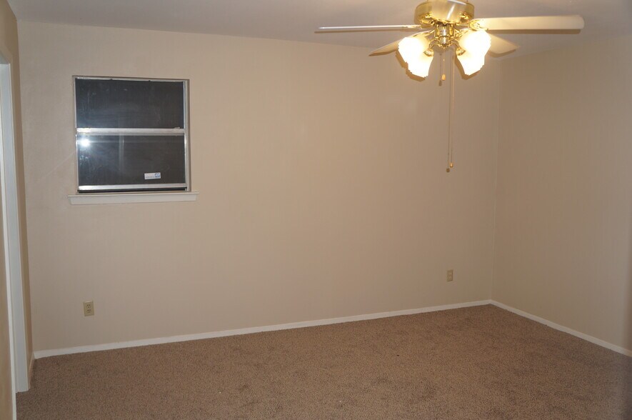 2nd bedroom 2 - 5428 Topper Drive
