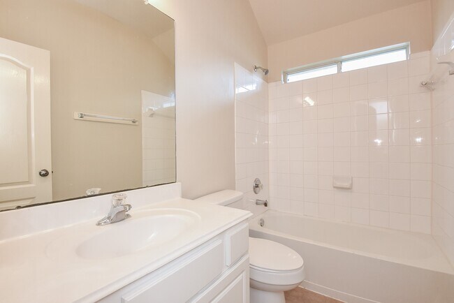 Building Photo - 3217 Mossy Bend Ln