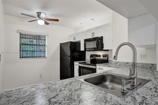 Building Photo - 3515 NW 94th Ave
