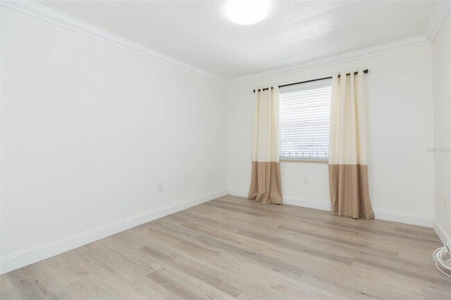 Building Photo - 5221 Bayshore Blvd