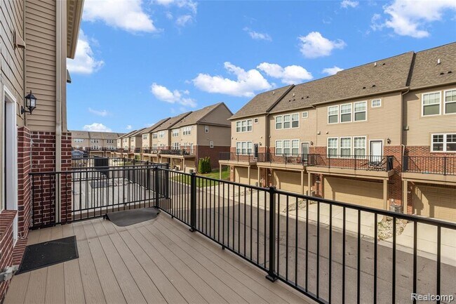Building Photo - 2884 Glenbar Cir