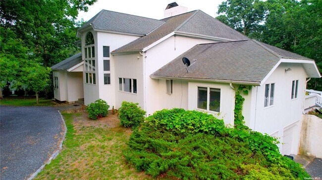 Building Photo - 19 Bay Woods Dr