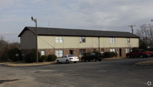 Primary Photo - Broadway Apartments