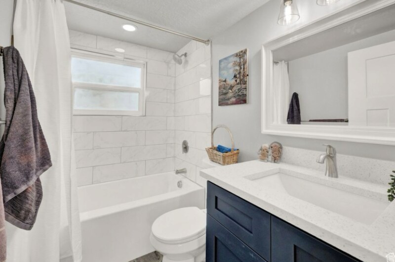 Building Photo - 1140 500 N