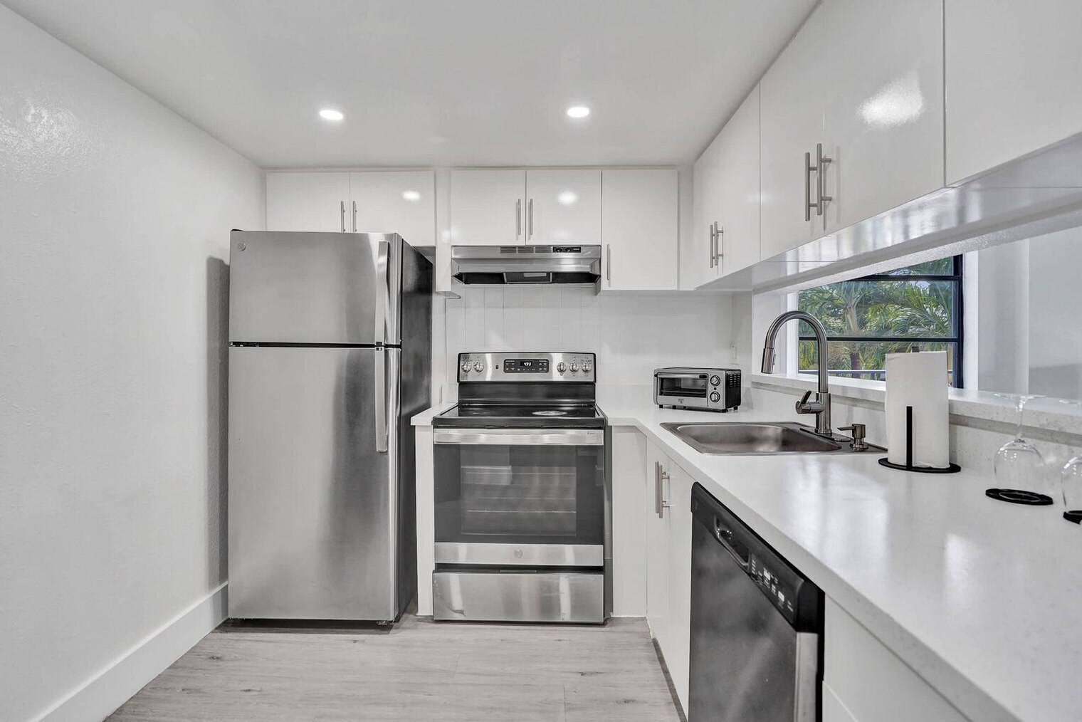 Building Photo - 777 NW 155th Ln