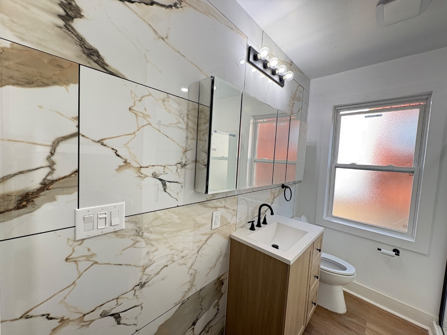 Building Photo - 5834 Phillips Ave