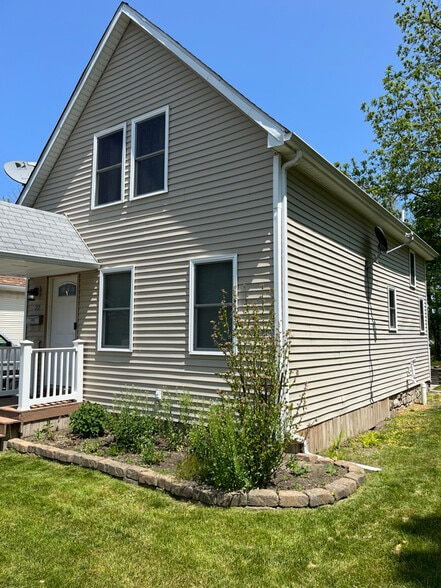 Primary Photo - 22 E Garfield St