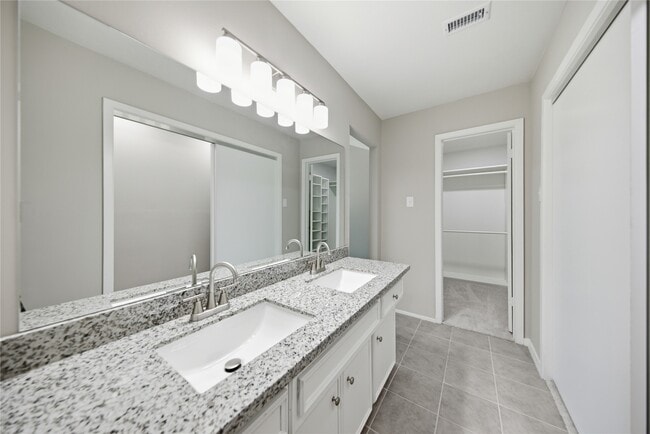 Building Photo - 21 Oldstream Ct