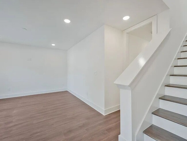 Building Photo - "Spacious 4-Bed Townhouse Oasis in Nashville – 2,500 Sq. Ft. of Modern Comfort!"