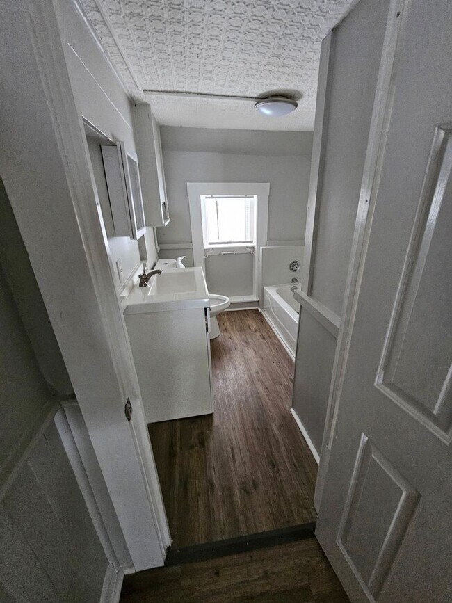 Building Photo - 116-120 Elm St