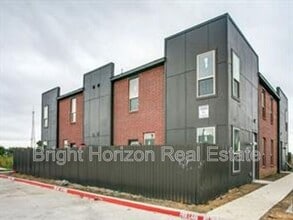 Building Photo - 3629 Valley Vista Dr