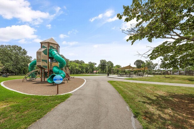 Building Photo - New Hope - fully remodeled gem