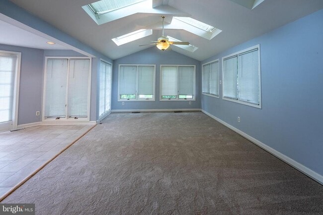 Building Photo - 6438 Woodville Dr