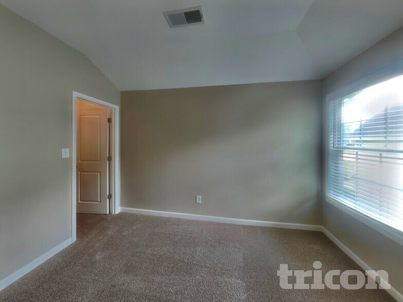 Building Photo - 30 Doolittle Ct