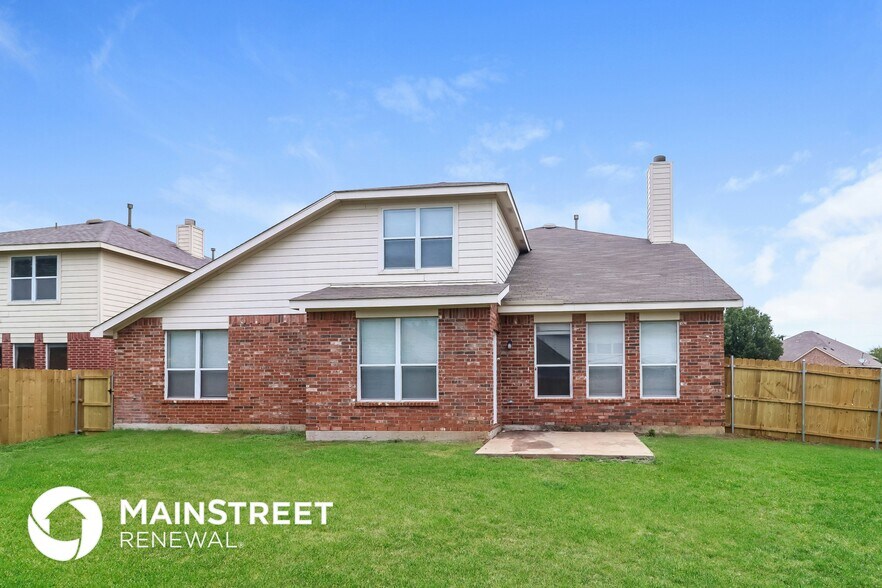 Building Photo - 305 Arbor Glen Dr