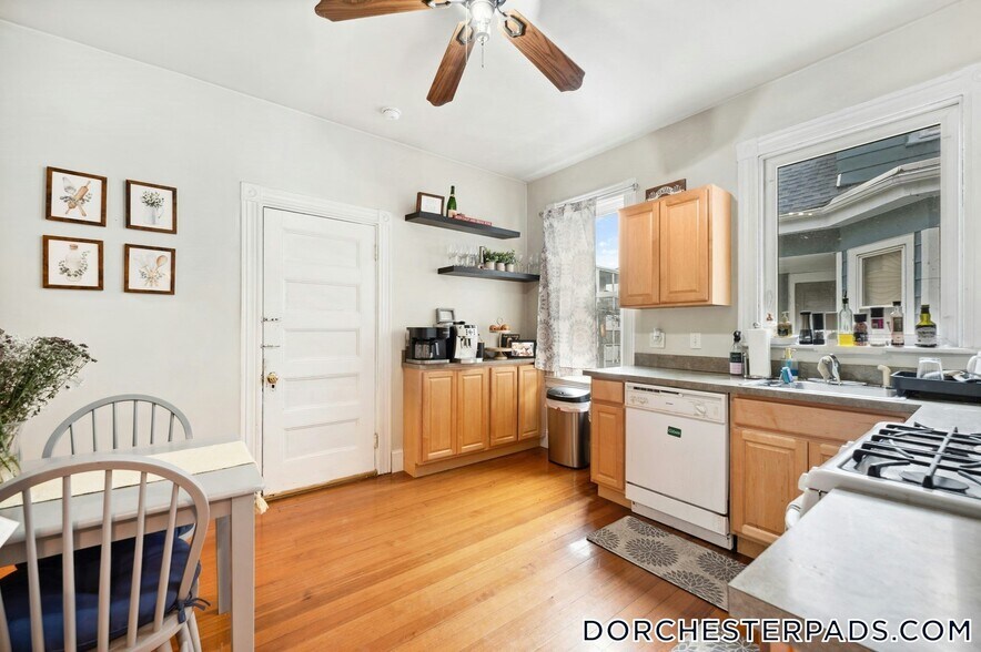 Building Photo - 25 Edison Green
