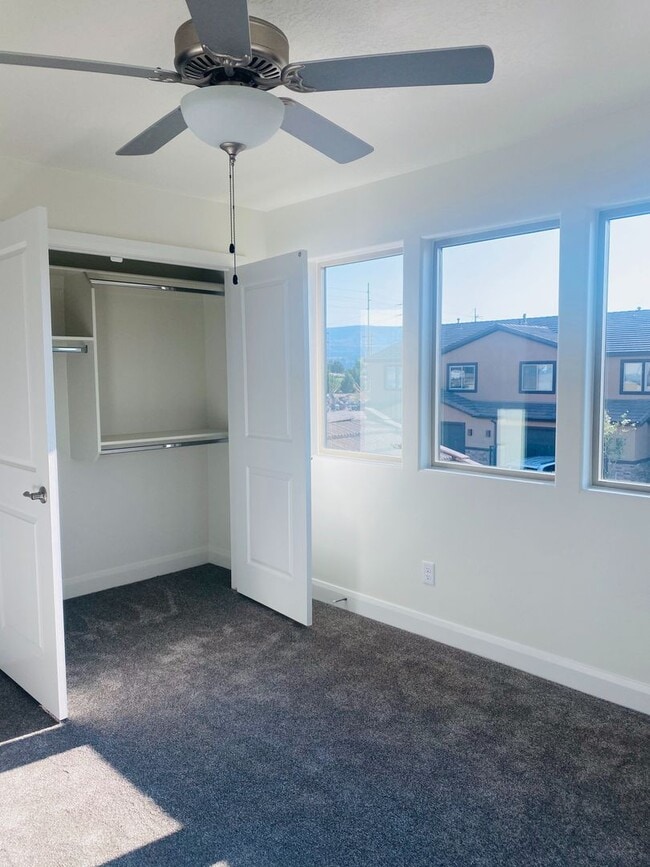 Building Photo - Townhome in Hurricane