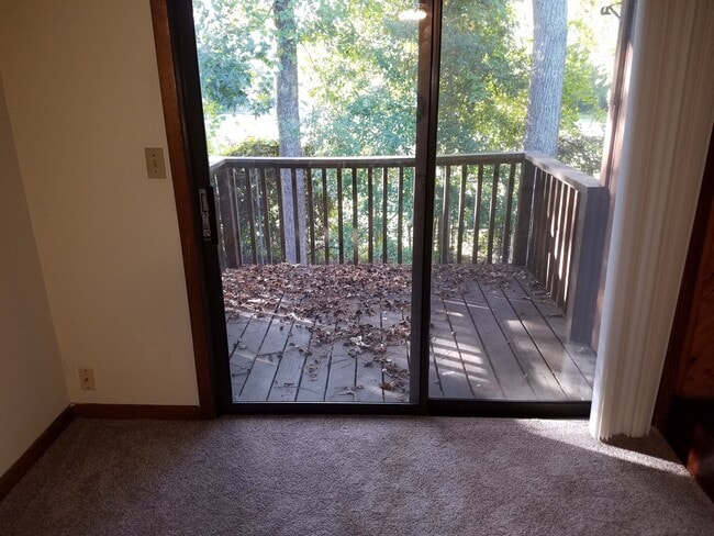 Building Photo - $1450 - 3/2/1 - MOVE IN SPECIAL  - Upstair...