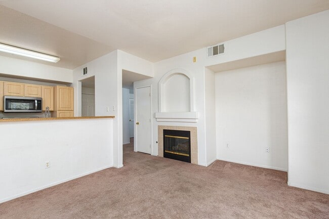 Building Photo - MOVE IN SPECIAL - 1st month HALF OFF!!!